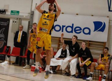 Joensuulaisen pallotaituruuden pyörteisiin