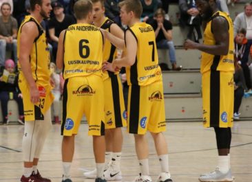 Omassa päässä soi turhan tiheään − Karhu ahkerampana korinteossa