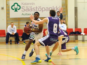 Jonathan Jones on noussut viime peleissä Korihaiden tehokkaimmaksi pelaajaksi tupla-tupla (21/10) keskiarvoillaan (FotoMika)